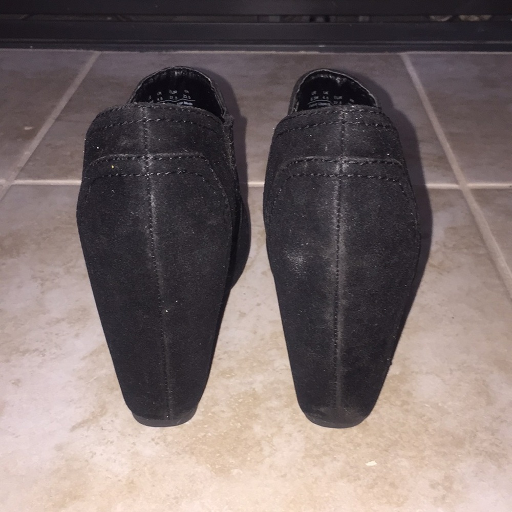 Shoes - Picture 2 of 4